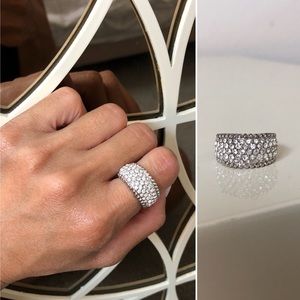 🌟3/$20🌟 Pave’ rhinestone fashion ring